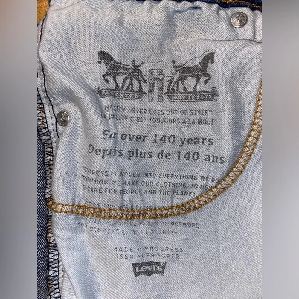 Levi’s - Picture 7 of 7